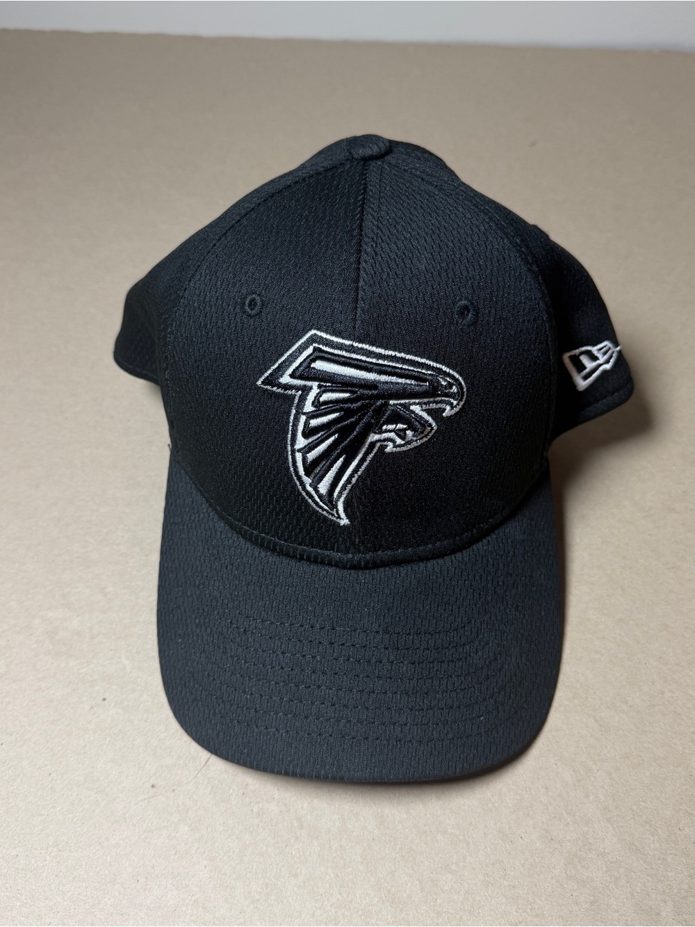 New Era Atlanta Falcons Black On White NFL 9Fifty Hat adjustable football